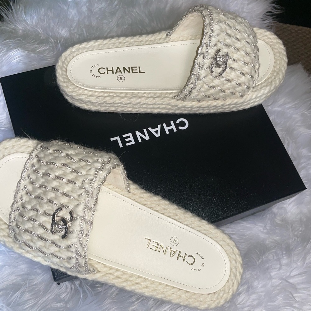 CHANEL woven slides